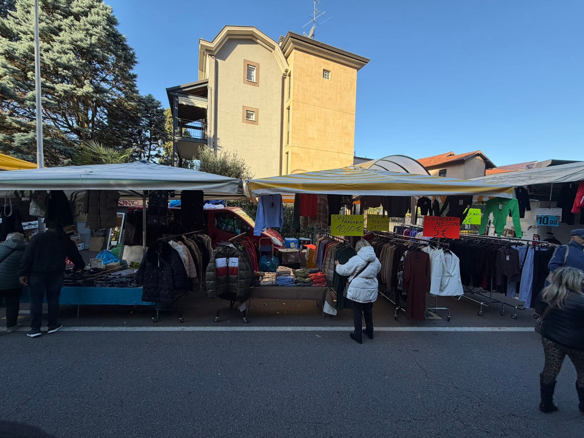 Posteggio Settimanale Saronno – Abbigliamento e accessori